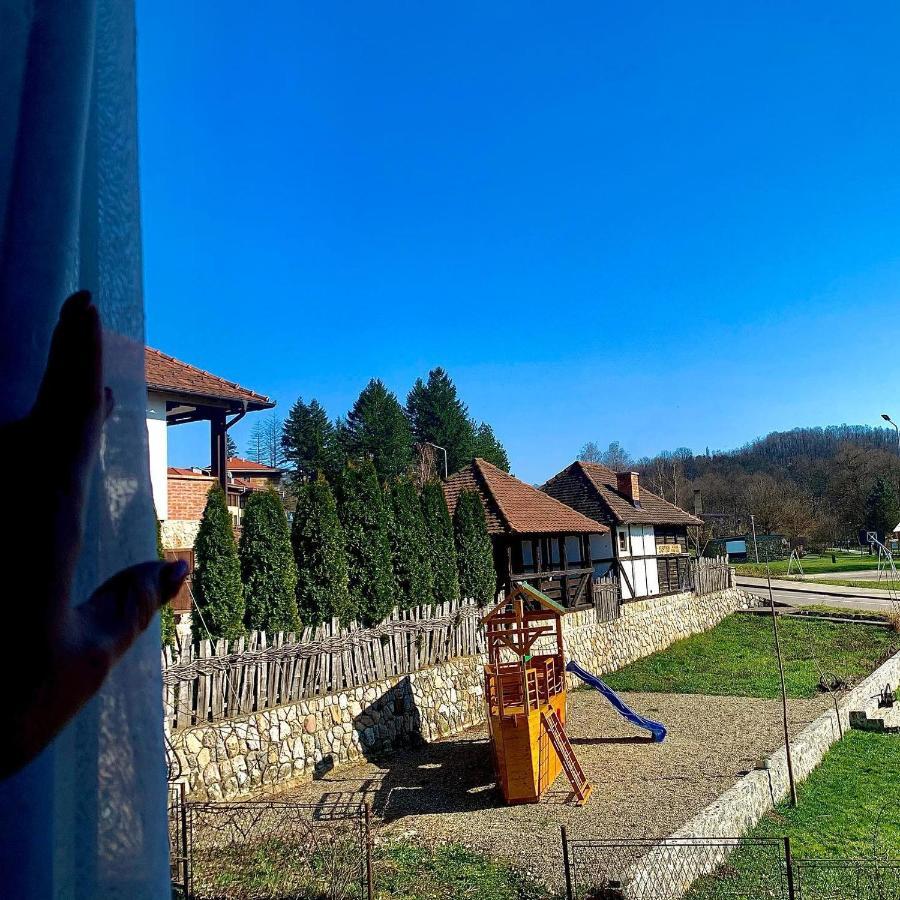 Restoran,,Vuk,, Trsic Bed & Breakfast Exterior photo